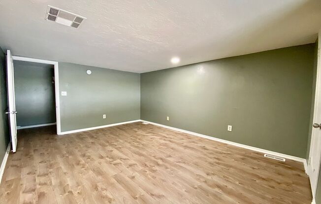 3 beds, 2 baths, $1,595