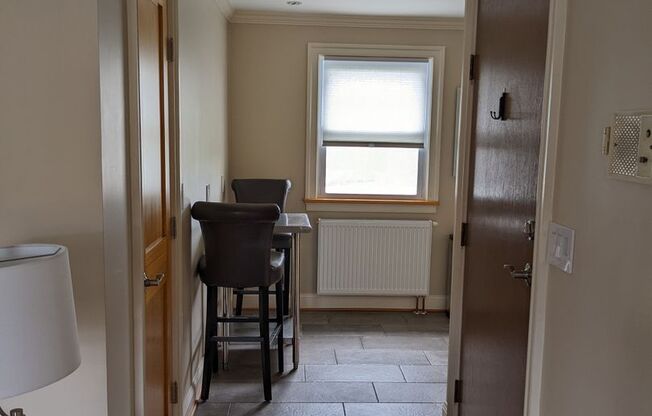 1 bed, 1 bath, 775 sqft, $1,700, Unit 95 Upper (Furnished)