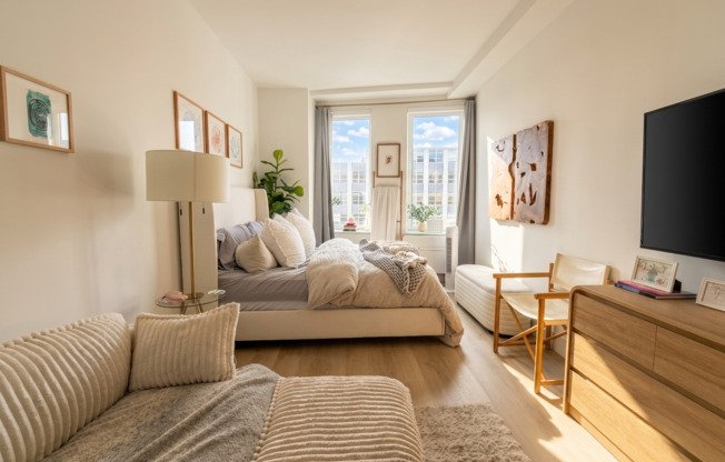Studio, 1 bath, $4,100, Unit 2703
