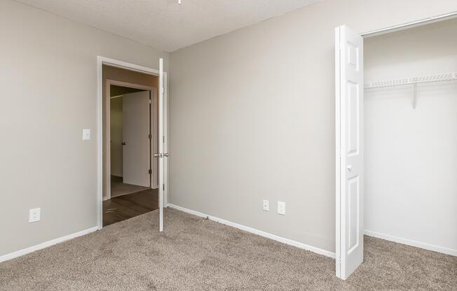 3 beds, 2 baths, 1,096 sqft, $1,550