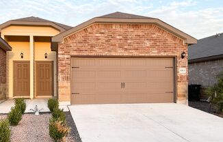 Luxury 3 bedroom/2 bath 1-story Duplex in Seguin, Texas!