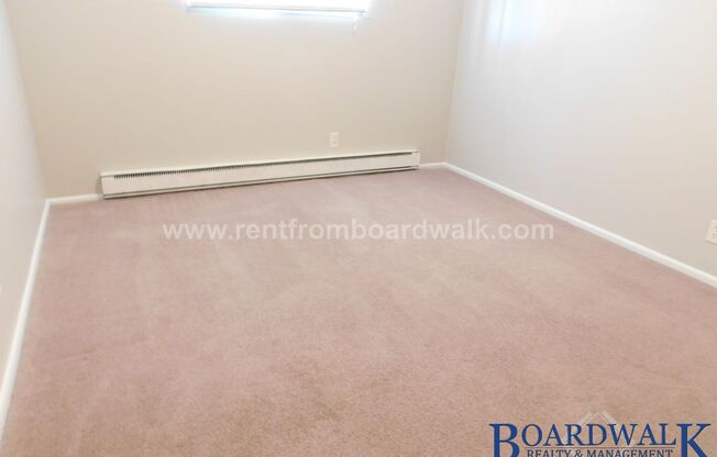 2 beds, 1 bath, 644 sqft, $995, Unit 161  E Beryl Ave - #7