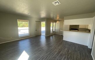 2 beds, 1 bath, $925