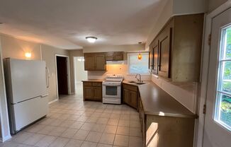 3 beds, 2 baths, $1,400