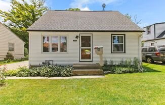 4 Bedroom Cape Cod with Large Partially Fenced Yard