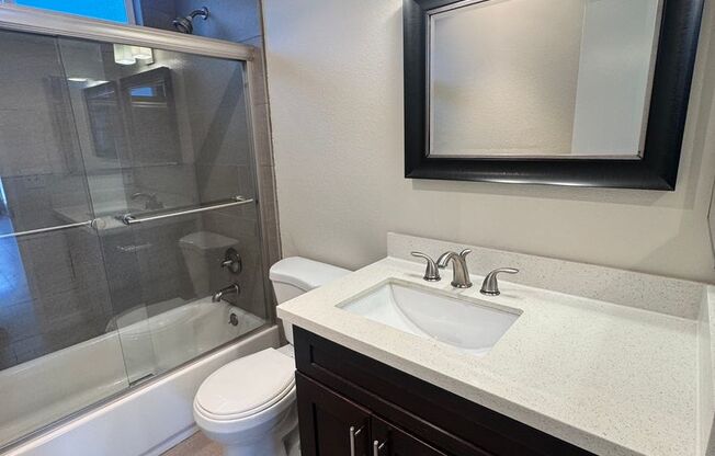 1 bed, 1 bath, 700 sqft, $2,340, Unit 12