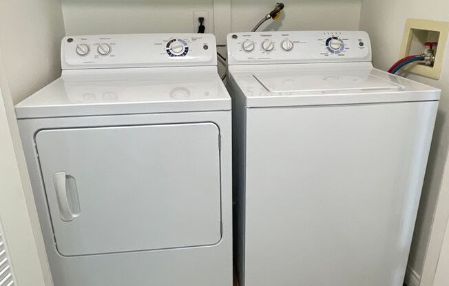 2 beds, 2 baths, 902 sqft, $1,839, Unit L3