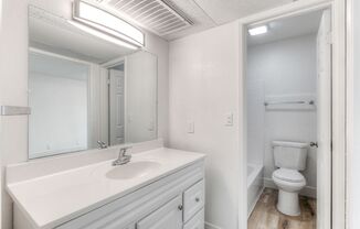 2 beds, 1 bath, 558 sqft, $1,575, Unit E68