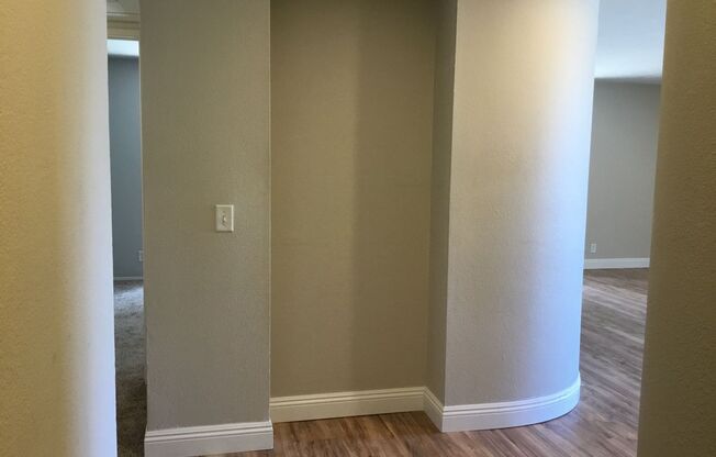 2BR 2BA Condo-AC, Washer/Dryer in Unit, Pet Friendly, Assigned Parking, Pool/Spa