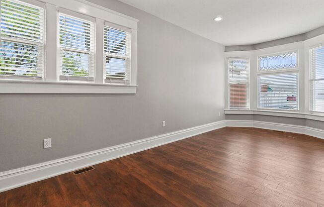 Completely Brand New Restored Historic Townhome near Wells St Corridor.
