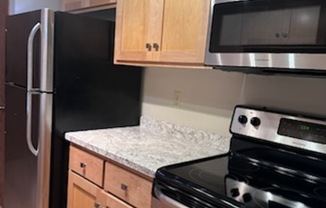 2210 MIDLAND GRV RD