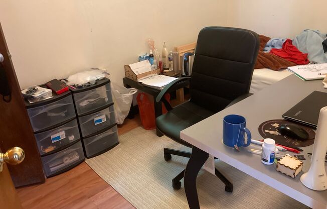 2 beds, 1 bath, 950 sqft, $1,150, Unit 5600 Fifth D2