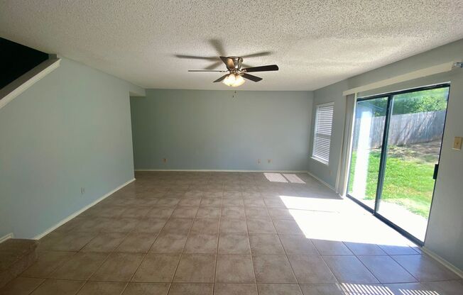 Spacious 4 Bedroom/2.5 Bath ~ Great Location! *1/2 OFF 1ST FULL MONTHS RENT*