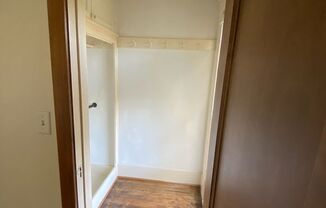 1 bed, 1 bath, $1,040, Unit A