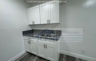 2 beds, 1 bath, 826 sqft, $1,825, Unit 16