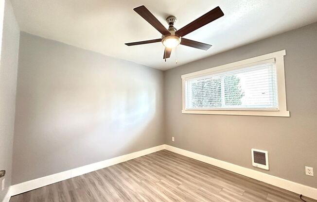 2 beds, 1 bath, 695 sqft, $1,515, Unit 26