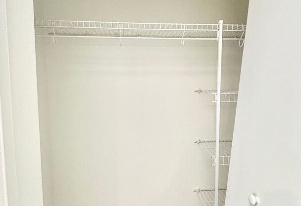 2 beds, 2 baths, 950 sqft, $1,675, Unit 205