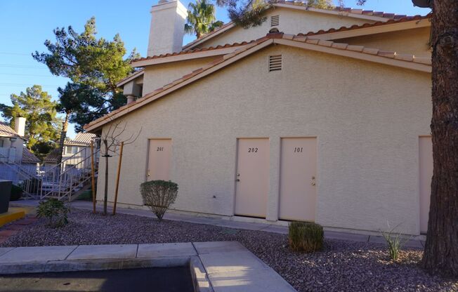 Newly remodeled condo close to Summerlin!