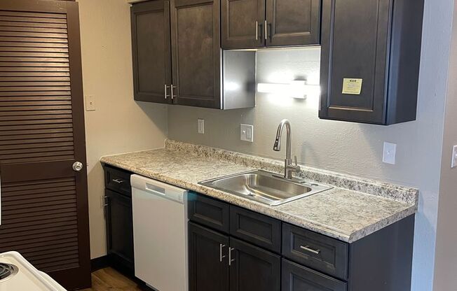 2 beds, 1 bath, 936 sqft, $970, Unit 238-D