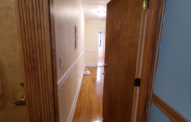 1 bed, 1 bath, $2,400, Unit 12