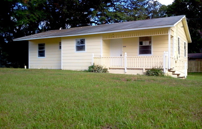 3BR/2BA Home w/ a Deck!! NO APPLICATION FEE!