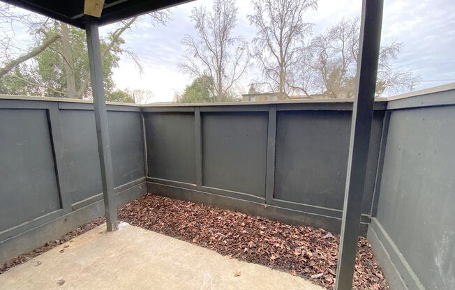 2 beds, 1 bath, 840 sqft, $1,645, Unit RO-97