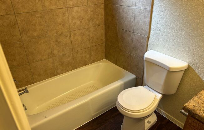 2 beds, 2 baths, 957 sqft, $1,015, Unit 59