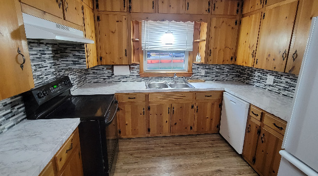 4427 KERNERSVILLE RD