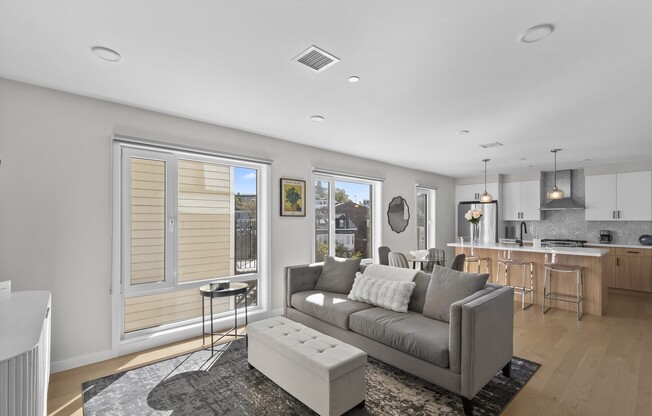 1 bed, 1 bath, 700 sqft, $3,300, Unit 411