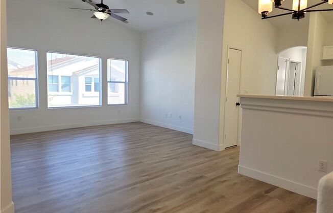 FANTASTIC SOUTHWEST TOWNHOME IN A GATED COMMUNITY!