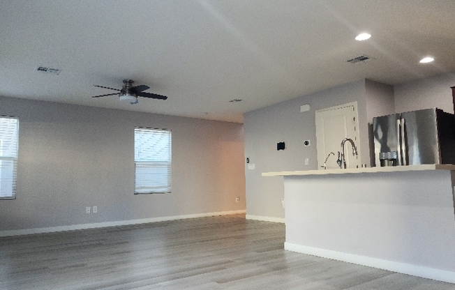 3663 VIA MARIPOSA AVE