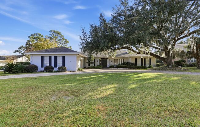 3 Bed 3.5 Bath Gainesville Golf and Country Club Beauty