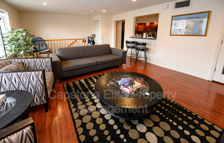 67 Vaughan Drive - 4 - Upstairs Hallway