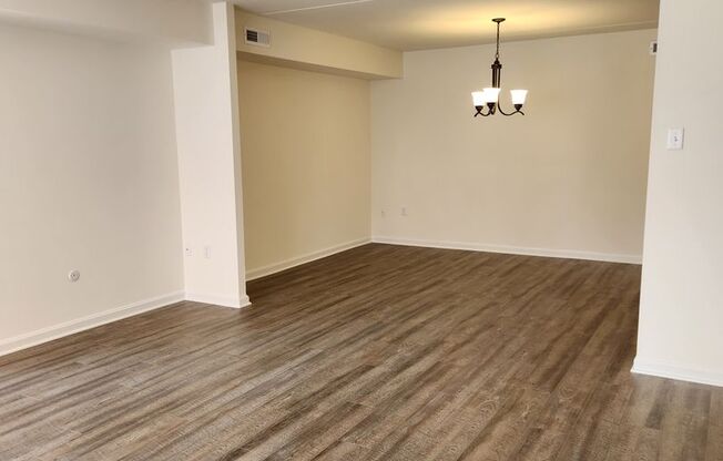 2 beds, 2 baths, 1,180 sqft, $1,965, Unit WI170H4