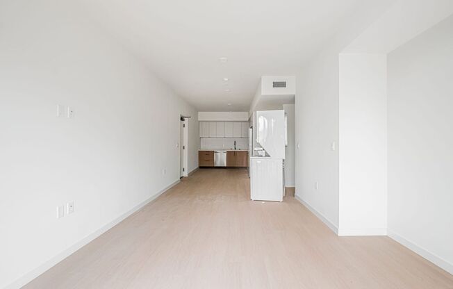 1 bed, 1 bath, 611 sqft, $2,905, Unit 214