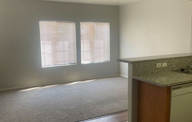 1 Bedroom Located in Gated Community  **2 WEEKS FREE**