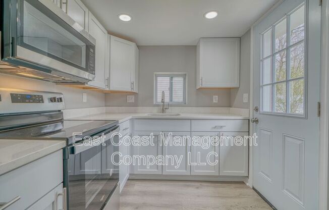 1537 MITCHELL LN