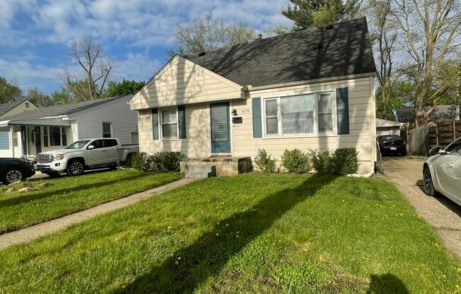 Darling Two-Story Home in Friendly Ypsilanti Township