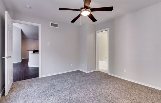 2 beds, 2 baths, $1,650, Unit Unit 213