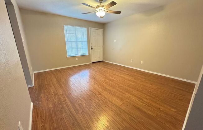 3 beds, 2 baths, 1,172 sqft, $895, Unit Unit D