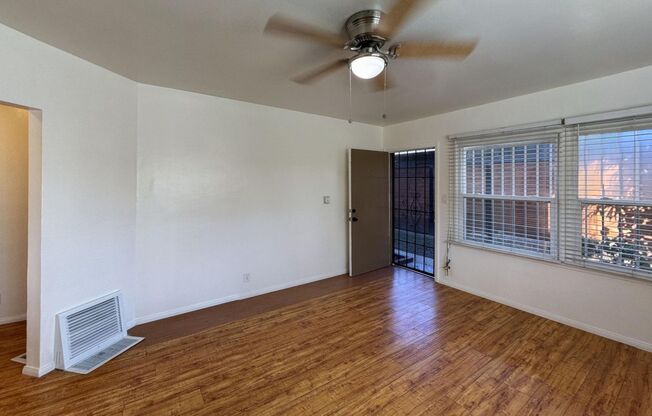 4253 S CENTINELA AVE