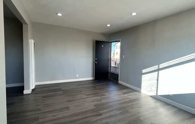 1 bed, 1 bath, $2,050, Unit 04