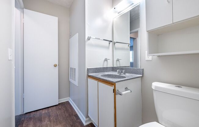 1 bed, 1.5 baths, 700 sqft, $1,200, Unit 1538-L