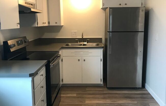 1 bed, 1 bath, 800 sqft, $1,000, Unit 4