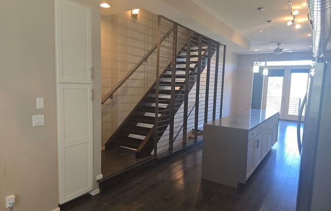 3 beds, 3.5 baths, $2,700