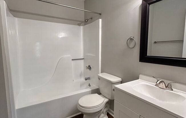 3 beds, 1 bath, 820 sqft, $1,398, Unit 231w