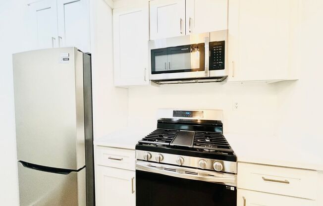 2 beds, 2 baths, $3,095, Unit 108