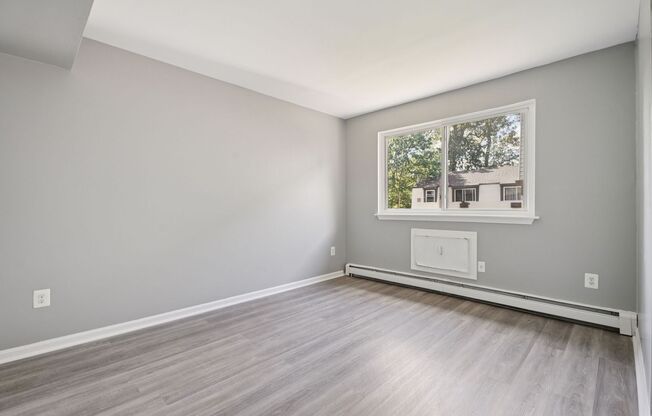 2 beds, 1 bath, 763 sqft, $1,585, Unit A5