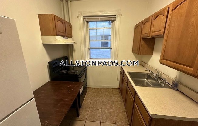 2 beds, 1 bath, 625 sqft, $2,500, Unit 3