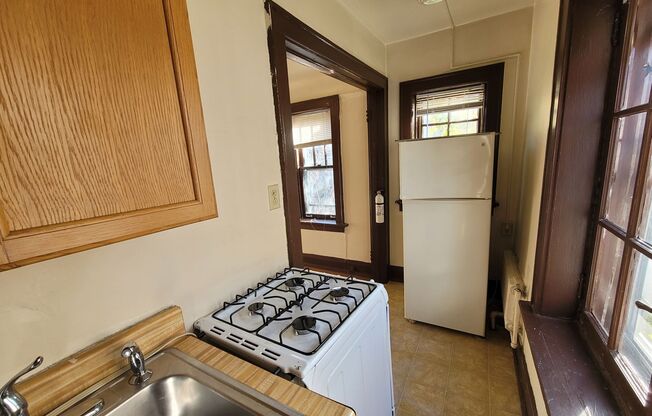 Studio, 1 bath, $745, Unit 111